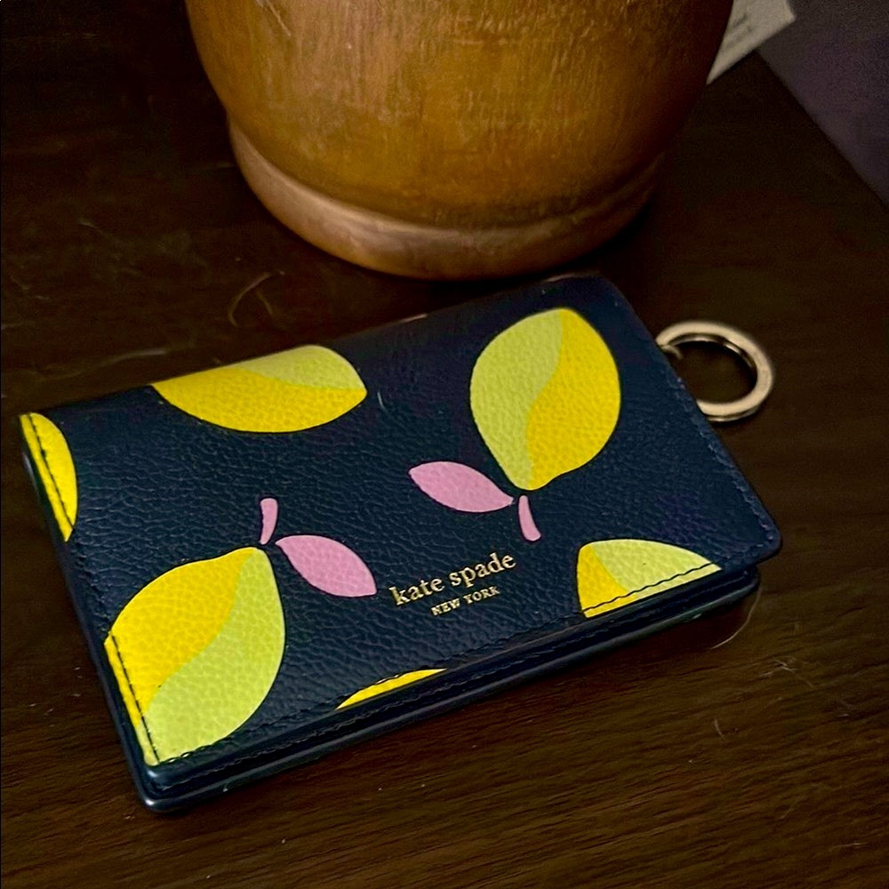 Kate Spade Cameron 🍋 Medium Wallet
